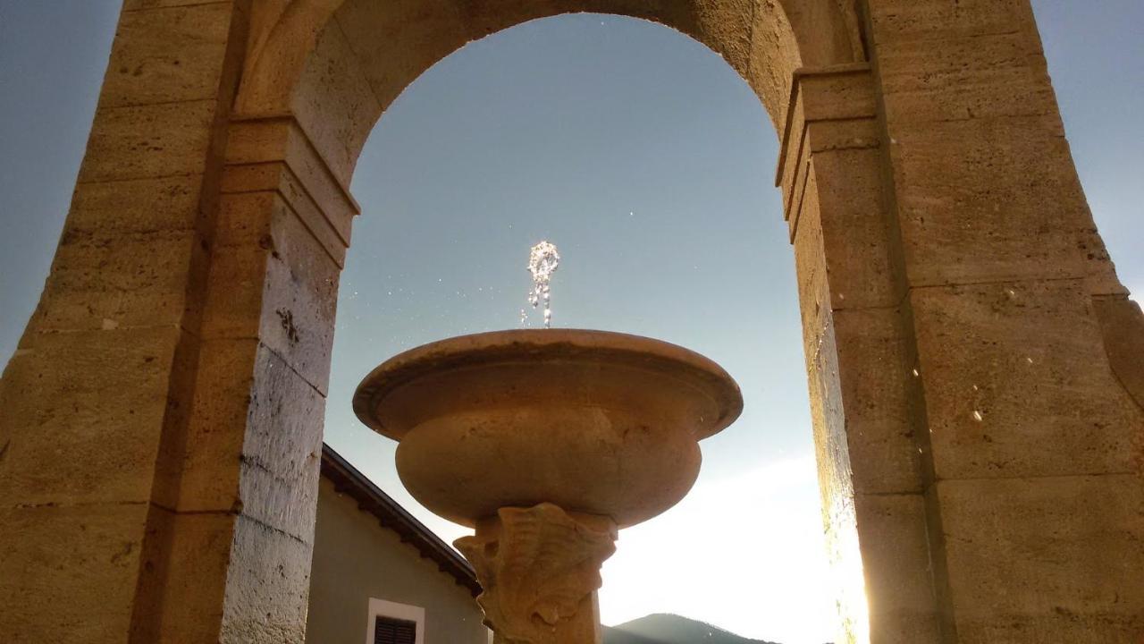 Apartment  Castel di Tora Exterior foto