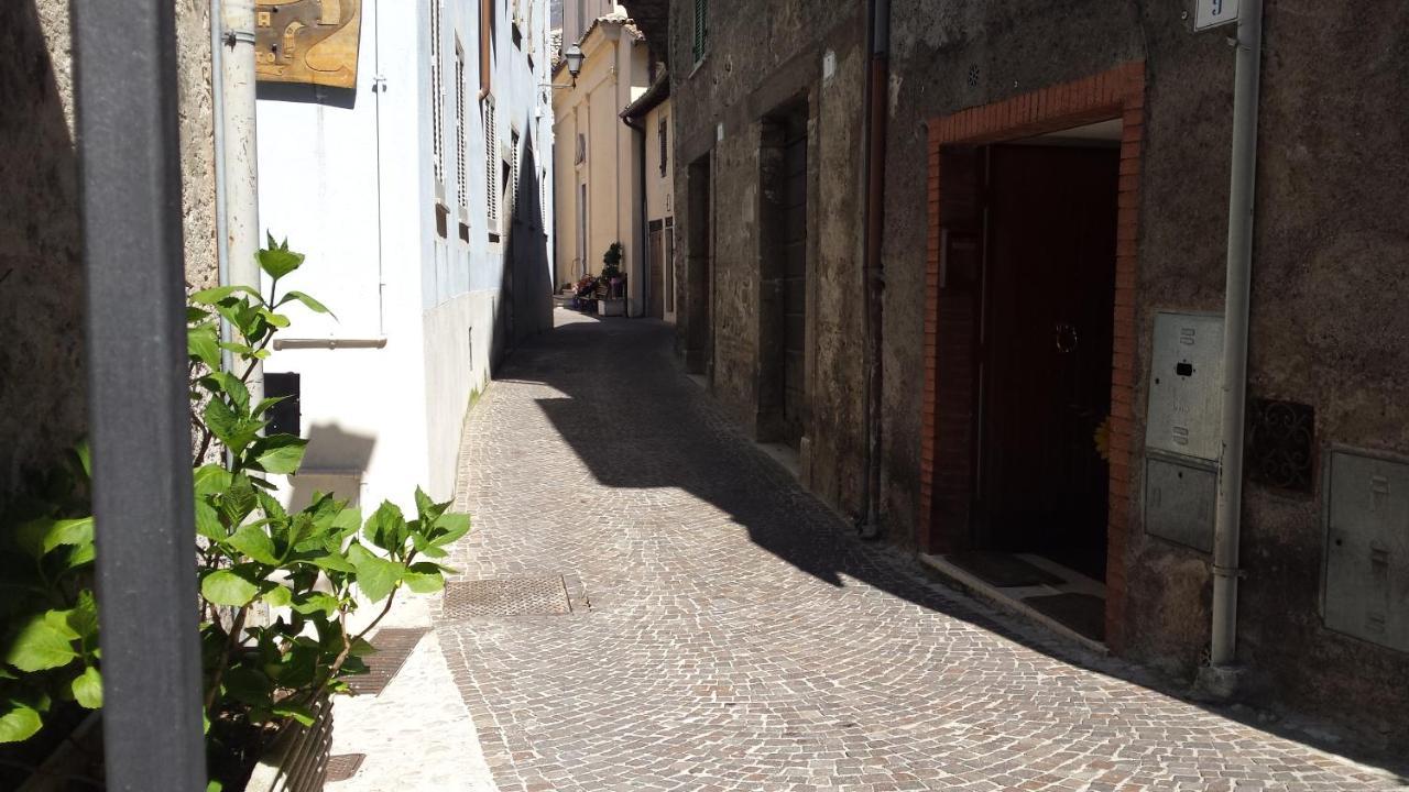 Apartment  Castel di Tora Exterior foto