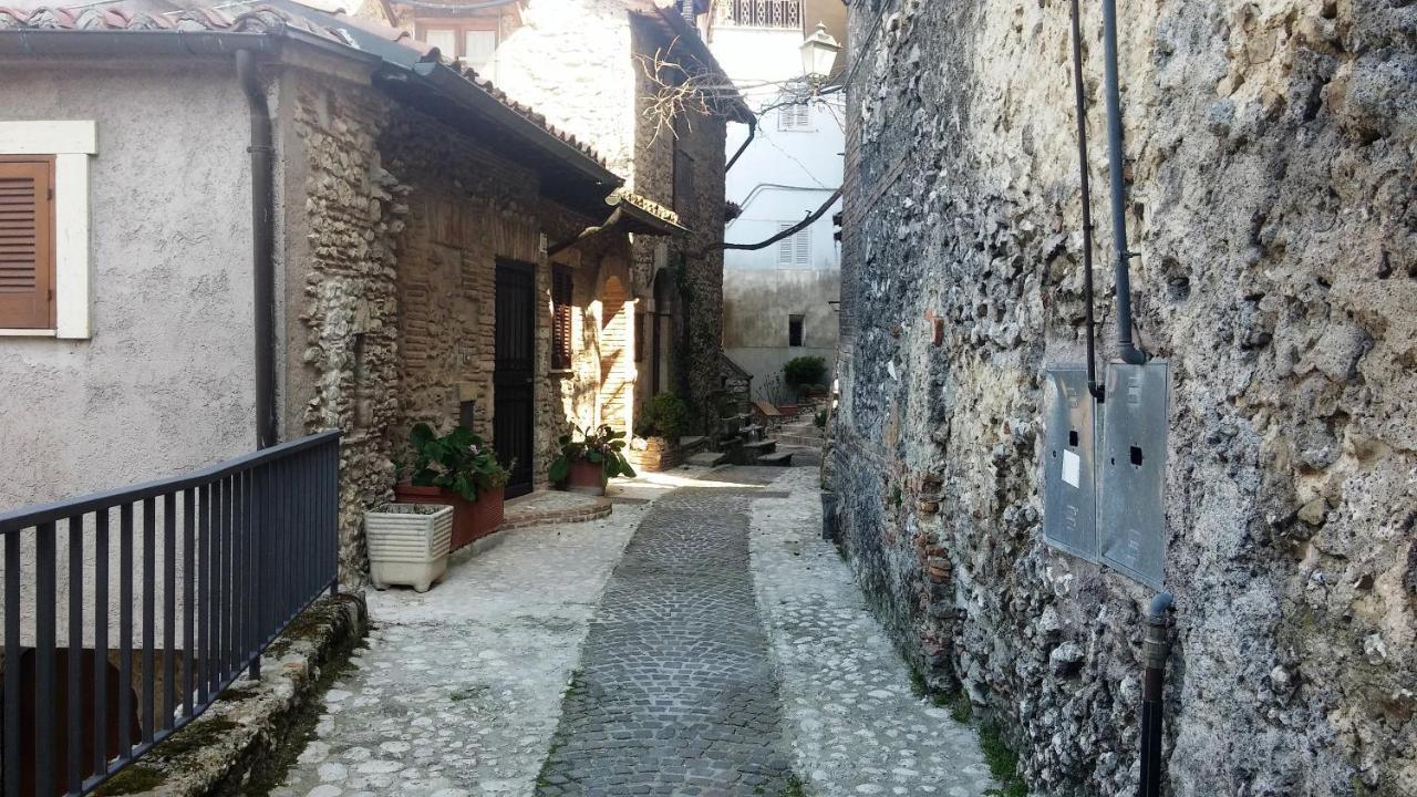 Apartment  Castel di Tora Exterior foto