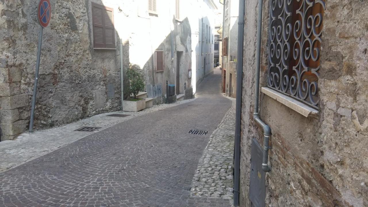 Apartment  Castel di Tora Exterior foto