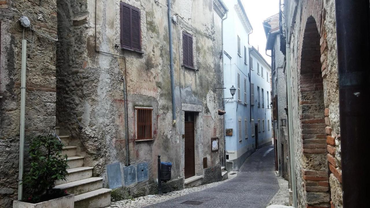 Apartment  Castel di Tora Exterior foto